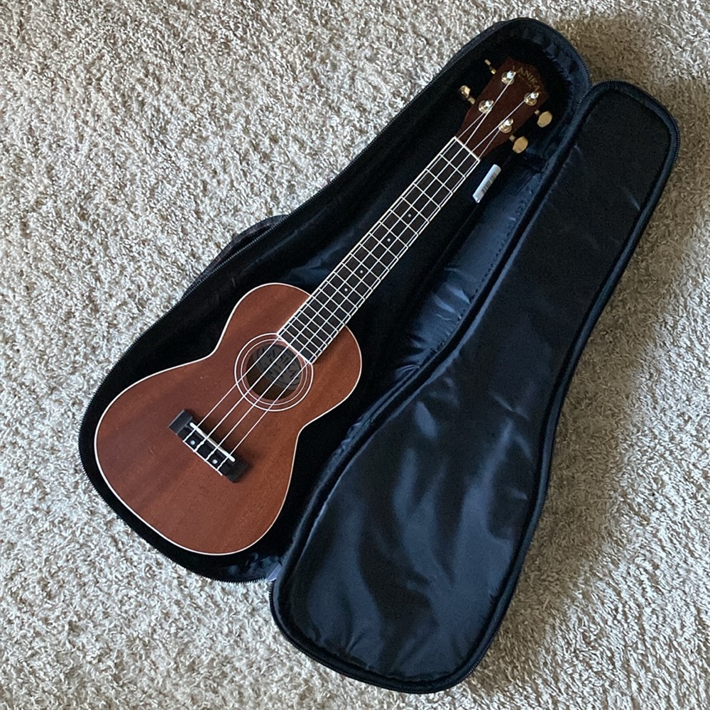 Lanikai Hawaiian Concert Ukulele with Carrying Case NWOT